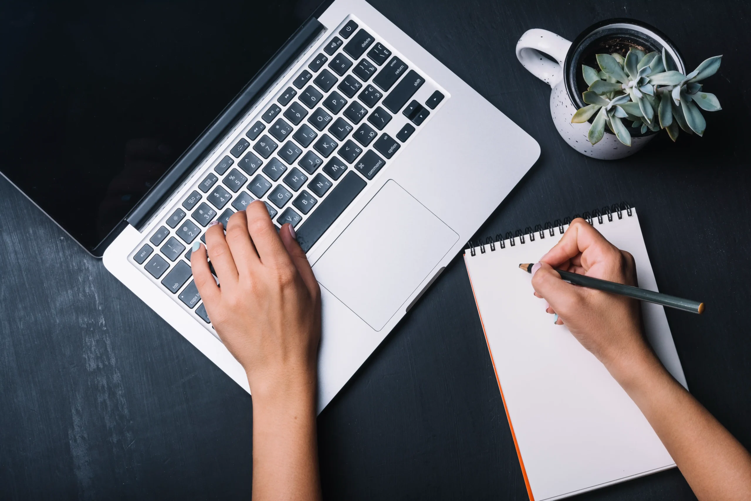 notepad-laptop-concept